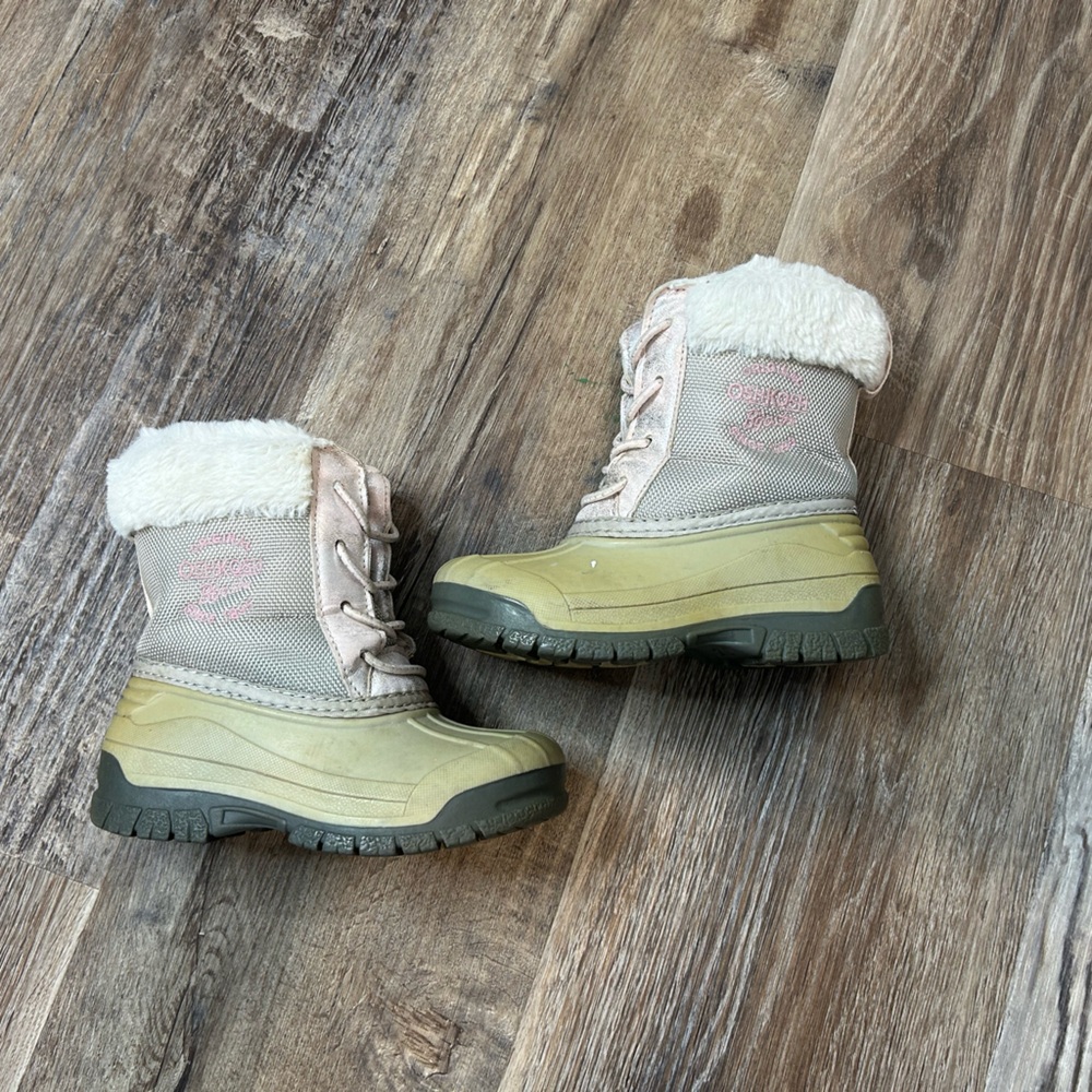 Oshkosh Bash girls snow boots size 7